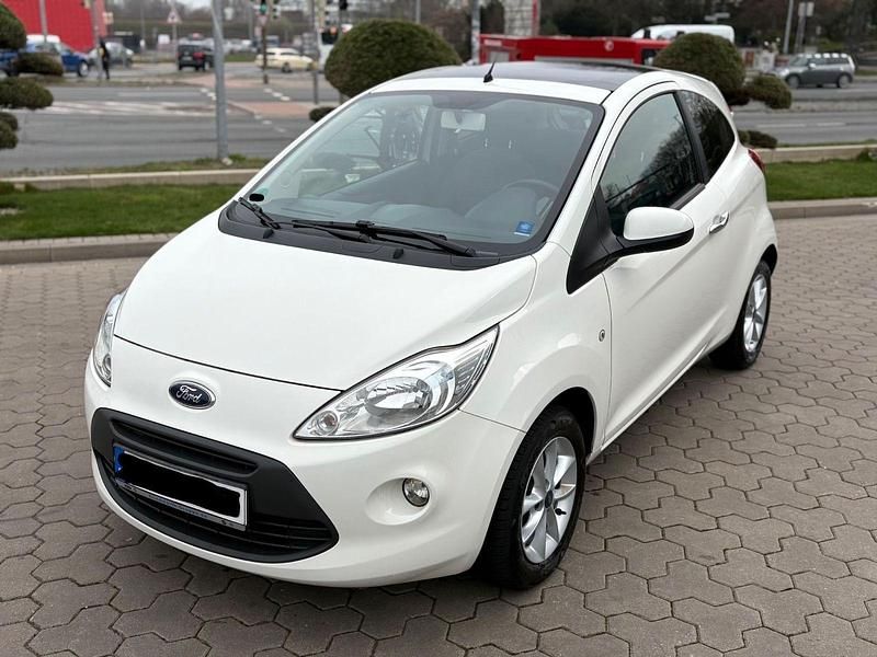 Gebraucht Ford Ka Titanium 69 PS (50 kW) 2015 Weiß Kleinwagen