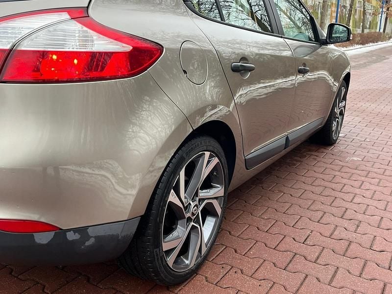 Gebraucht Renault Mégane III 101 PS (74 kW) 2012 Braun Kleinwagen