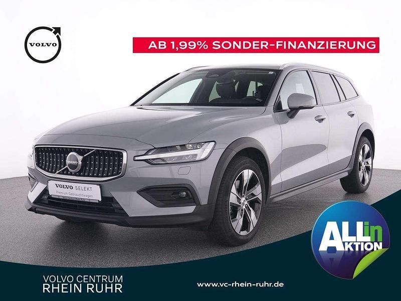 Gebraucht Volvo V60 CC Plus 196 PS (144 kW) 2023 Vapour grey / metallic Kombi