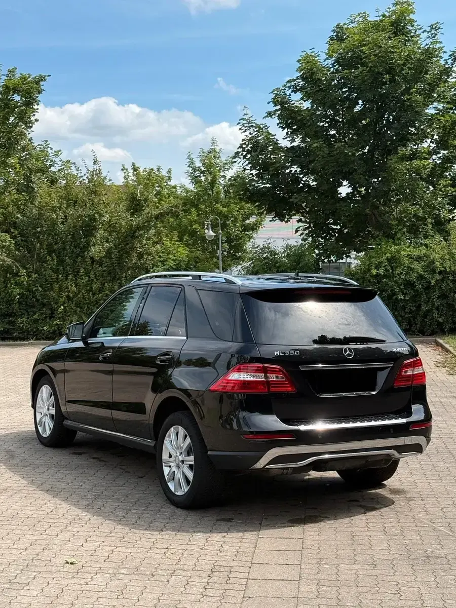 Gebraucht Mercedes ML350 258 PS (189 kW) 2013 Schwarz SUV