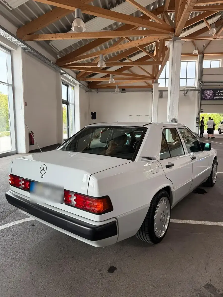 Gebraucht Mercedes 190 75 PS (55 kW) 1991 Weiß Limousine
