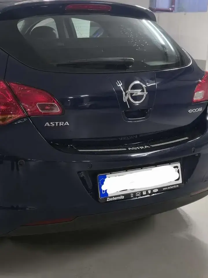 Gebraucht Opel Astra Selection 87 PS (63 kW) 2012 Limousine