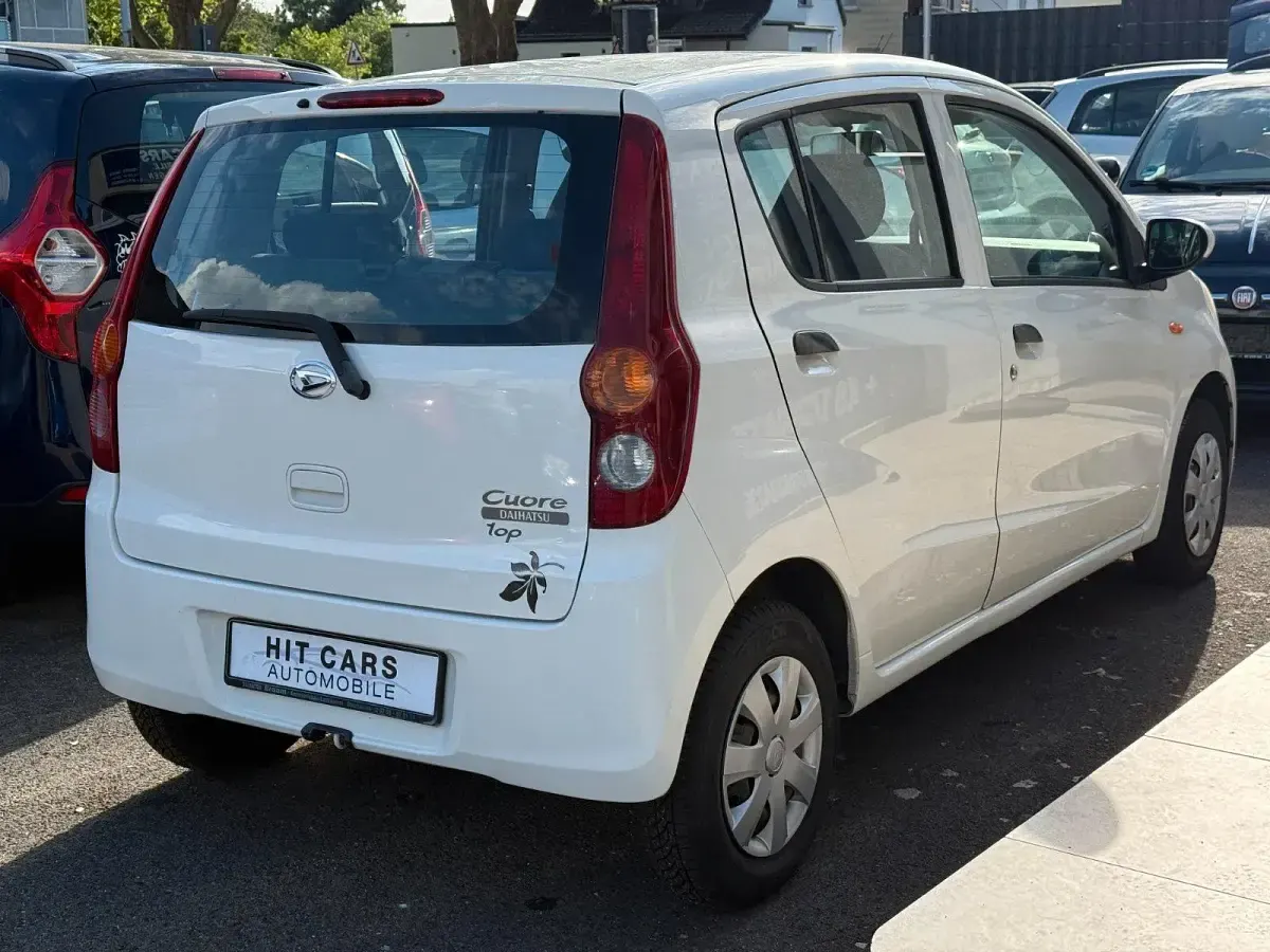 Gebraucht Daihatsu Cuore 69 PS (50 kW) 2009 Weiß Kleinwagen
