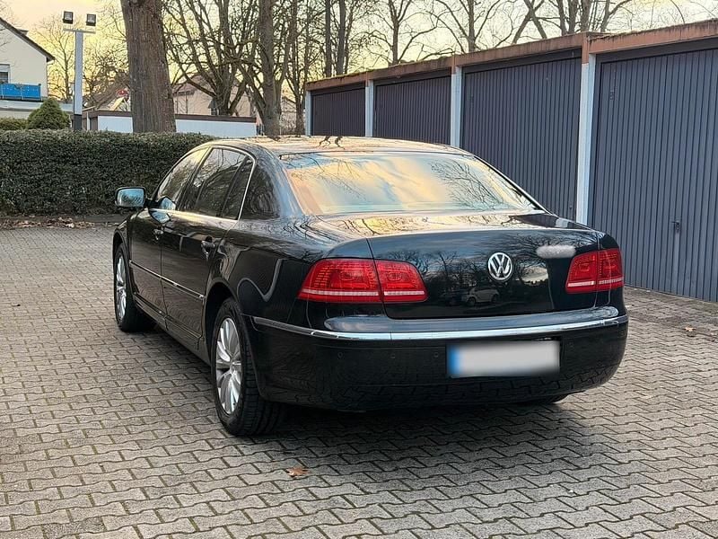 Gebraucht VW Phaeton 239 PS (175 kW) 2011 Braun Limousine