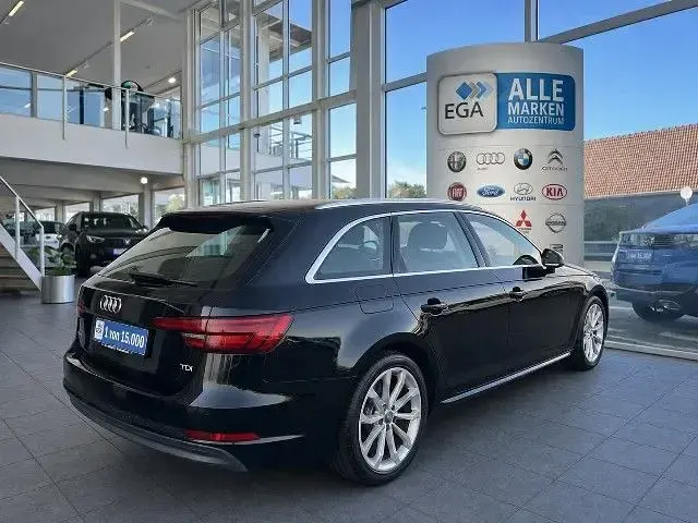 Gebraucht Audi A4 Design 150 PS (110 kW) 2018 Schwarz Limousine