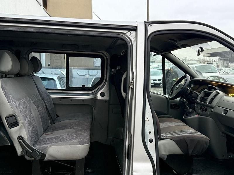 Gebraucht Opel Vivaro 101 PS (74 kW) 2002 Silber Van / Kleinbus