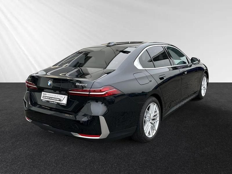 Gebraucht BMW 520 197 PS (144 kW) 2024 Saphirschwarz metallic Limousine