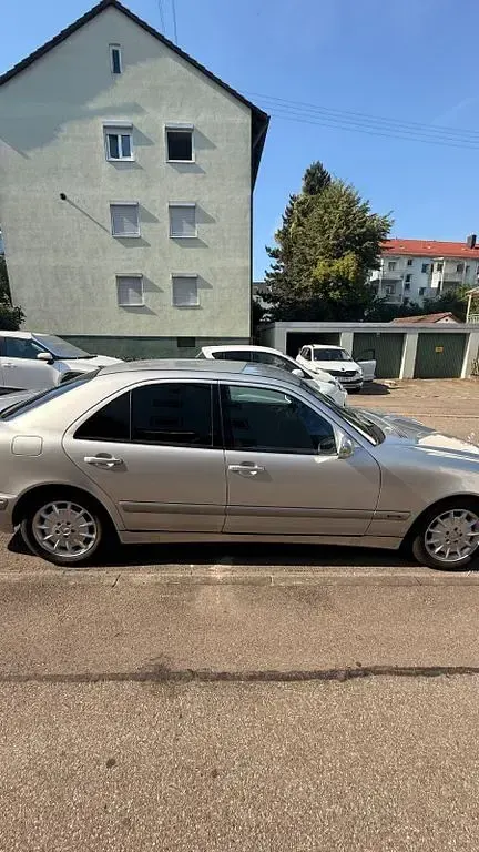 Gebraucht Mercedes E200 Classic 163 PS (119 kW) 2000 Silber Limousine