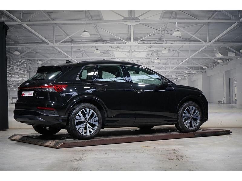 Gebraucht Audi Q4 e-tron Ambiente 150 kW (204 PS) 2022 Mythosschwarz metallic SUV