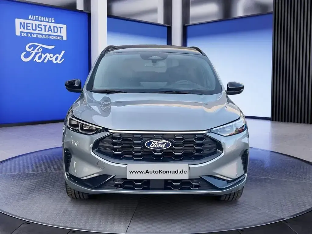 Neu Ford Kuga ST-Line X 182 PS (133 kW) 2025 Solar silver metallic SUV