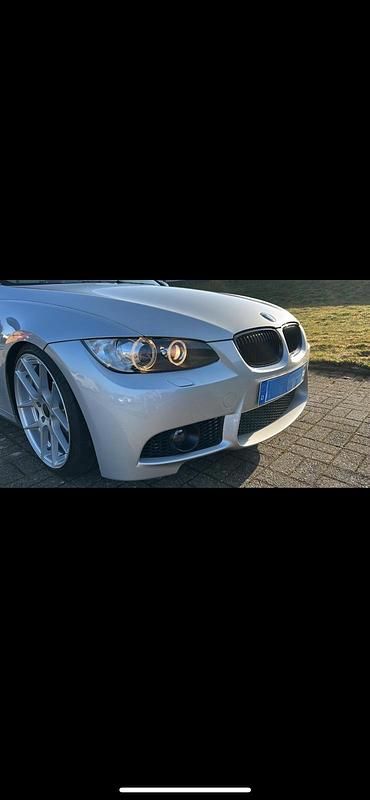 Silber Gebraucht 2007 BMW 335 M Sport Coupé | 18.000 € (Guter Preis) - Bild 1/4