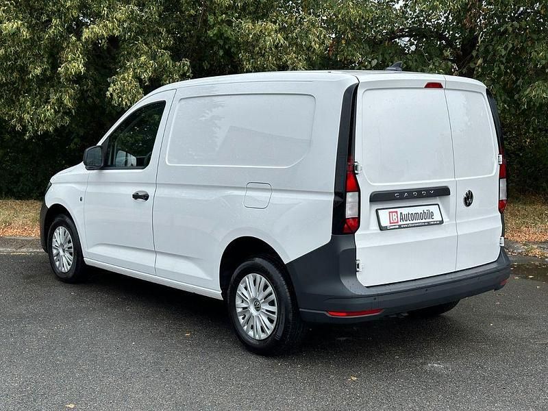 Gebraucht VW Caddy 75 PS (55 kW) 2023 Weiß Van / Kleinbus