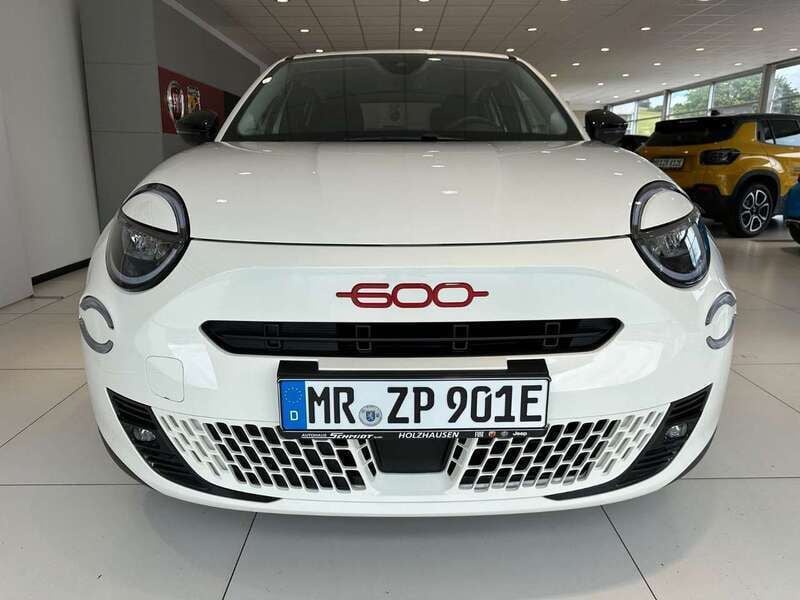 Weiß Gebraucht 2024 Fiat 600E Red SUV | 27.990 € (Fairer Preis) - Bild 1/4