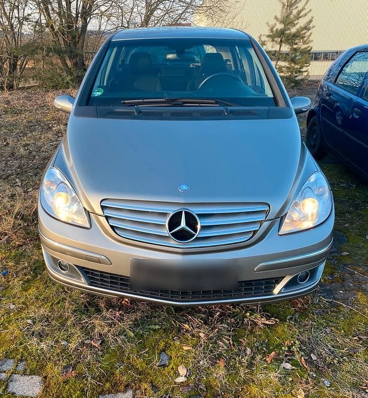 Gebraucht Mercedes B200 140 PS (102 kW) 2008 Grau Van / Kleinbus