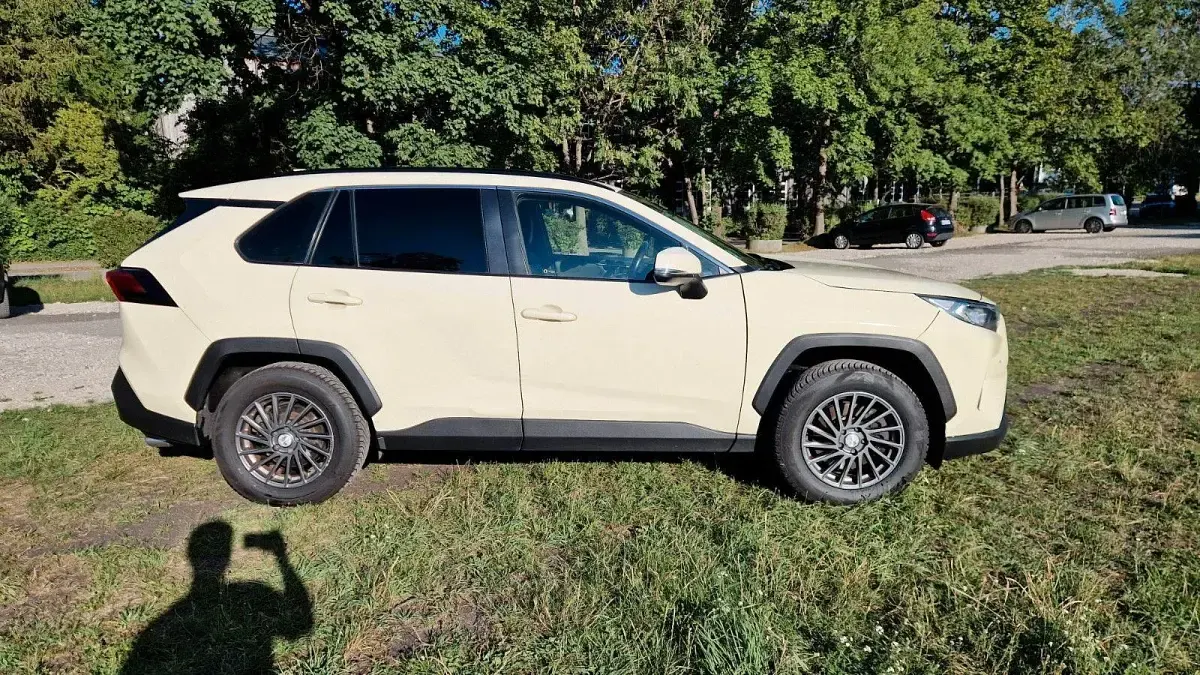 Gebraucht Toyota RAV4 Hybrid 306 PS (225 kW) 2021 Schwarz SUV