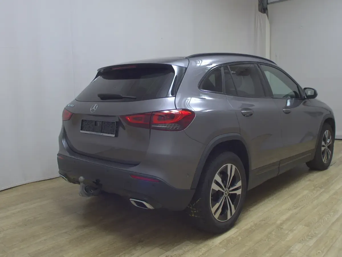 Gebraucht Mercedes GLA200 Progressive 150 PS (110 kW) 2023 Grau SUV