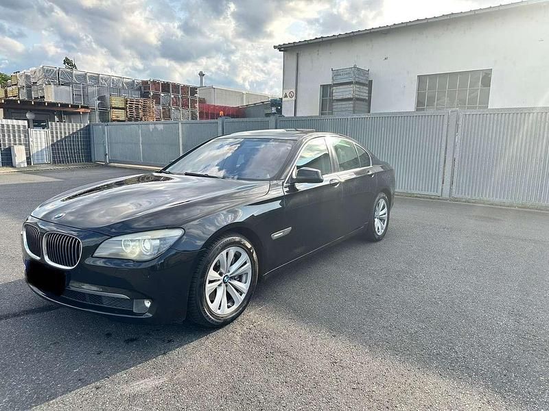 Gebraucht 2011 BMW 730 Limousine | 14.450 € (Teuer) - Bild 1/4
