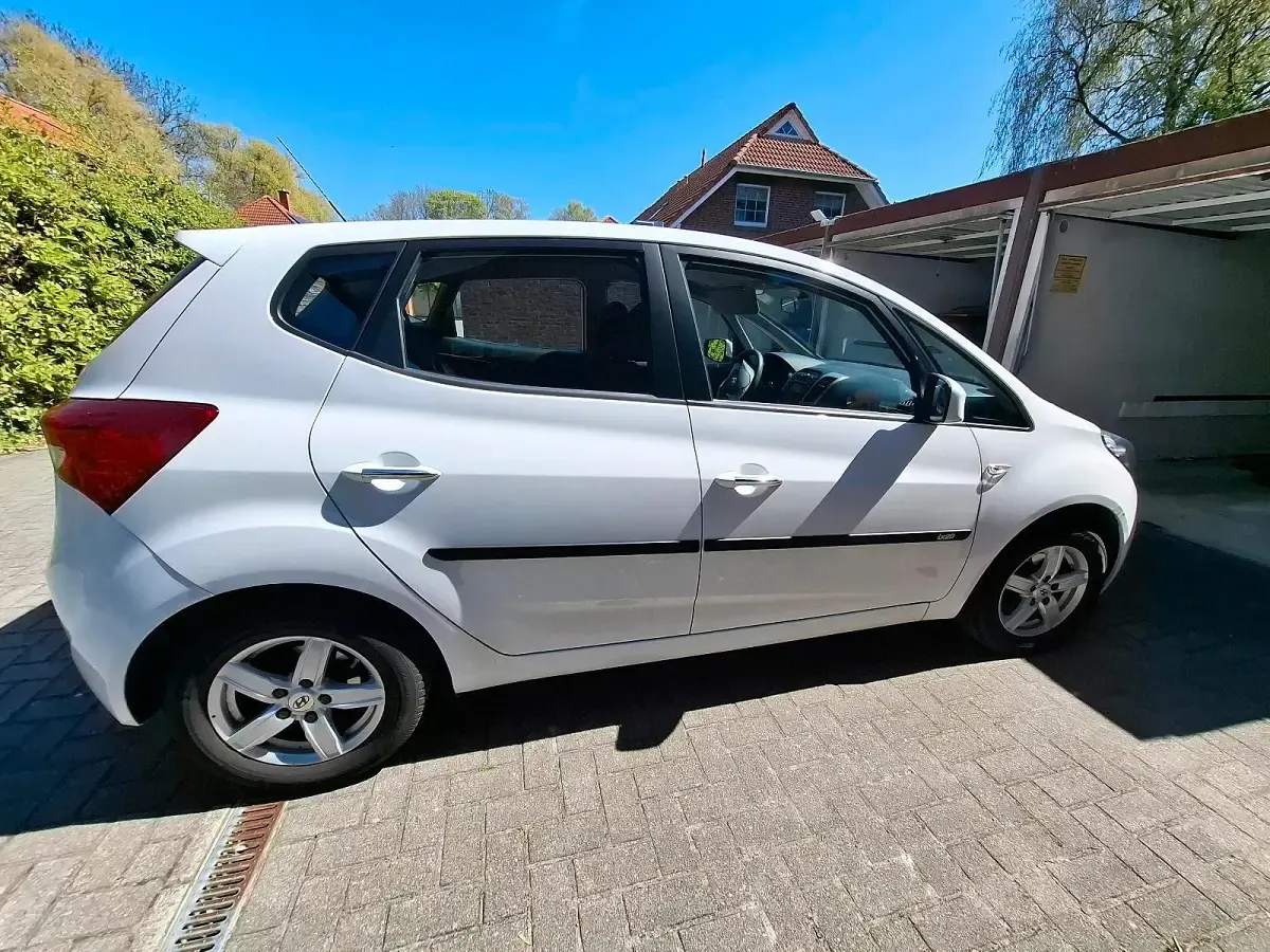 Gebraucht Hyundai ix20 Classic 90 PS (66 kW) 2016 Weiß Kleinwagen