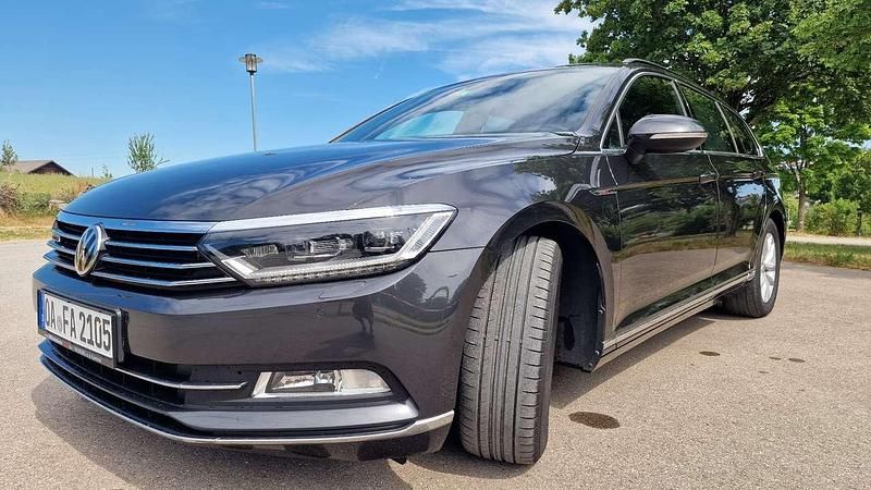 Grau Gebraucht 2018 VW Passat Kombi | 22.499 € (Fairer Preis) - Bild 1/4