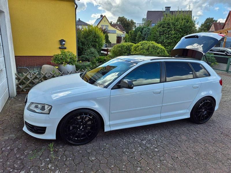 Weiß Gebraucht 2010 Audi S3 Sport Limousine | 14.000 € (Etwas zu teuer) - Bild 1/4