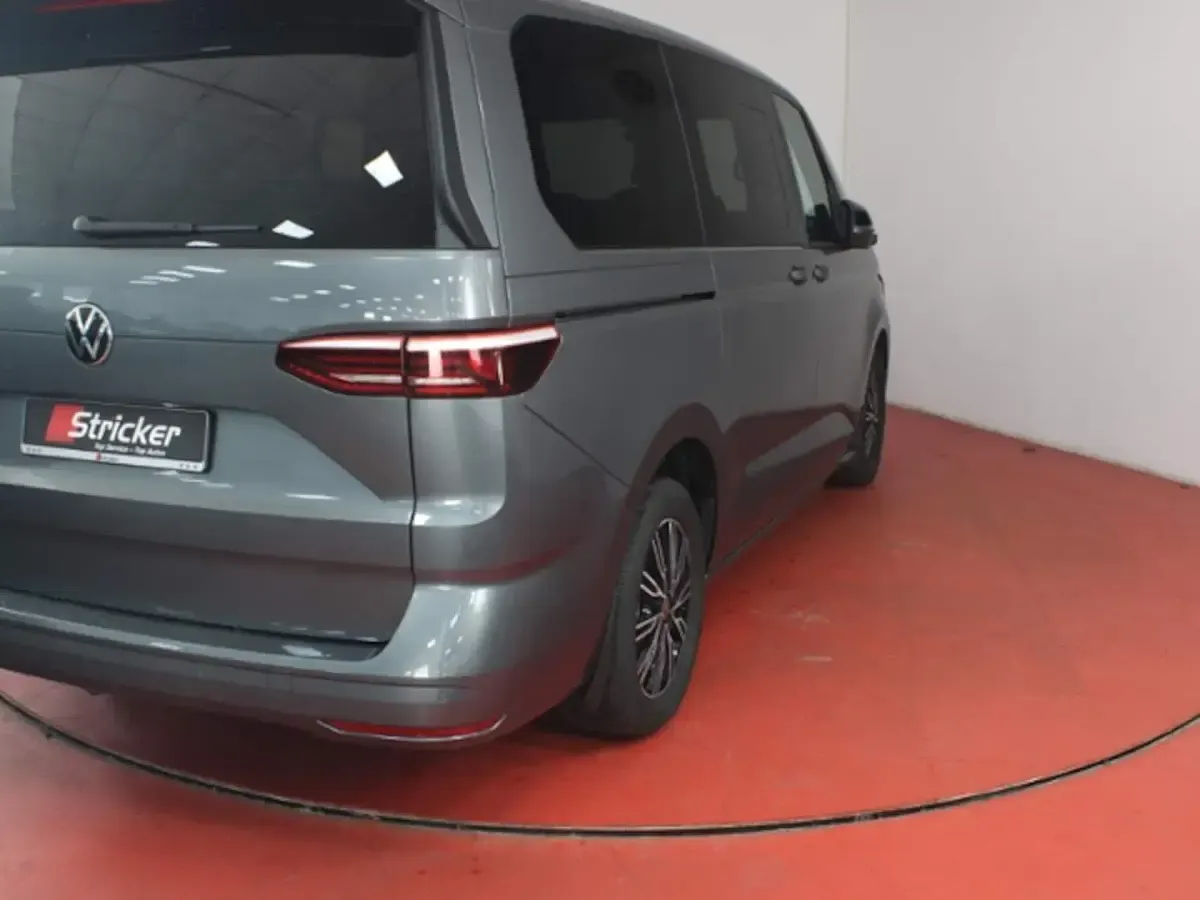 Używany VW T7 Basis 204 KM (150 kW) 2024 Szary Van