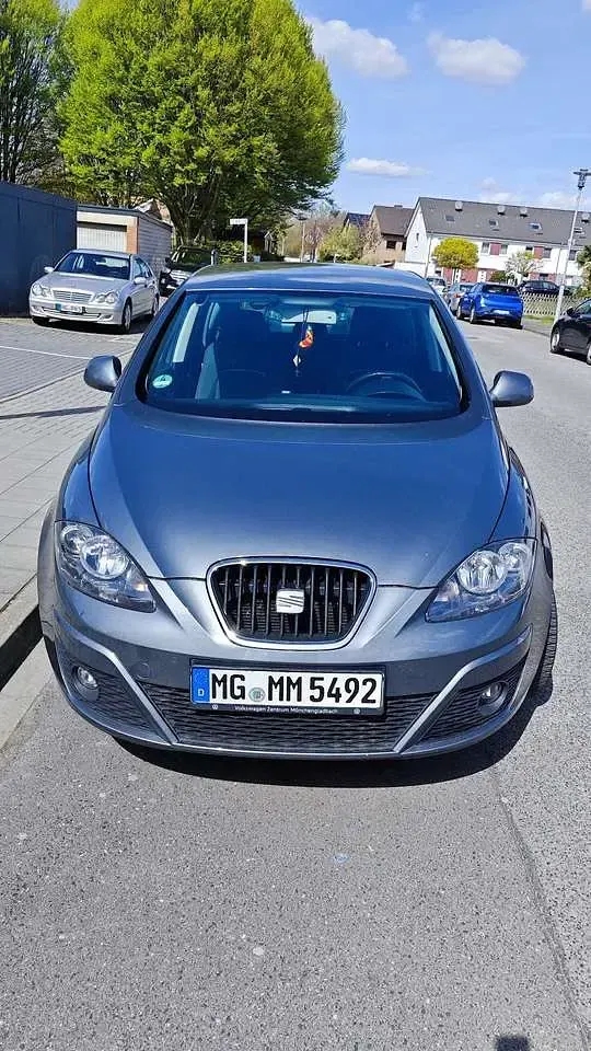 Gebraucht Seat Altea 4You 105 PS (77 kW) 2014 Grau Limousine