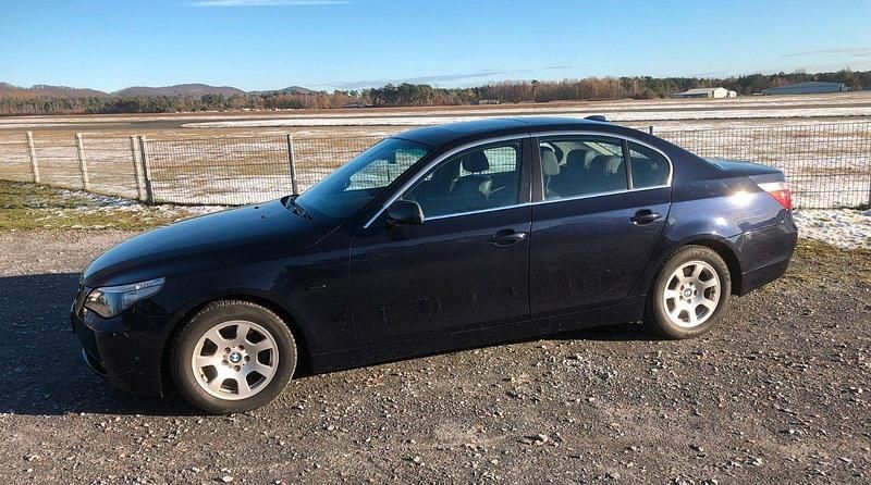 Gebraucht BMW 523 177 PS (130 kW) 2005 Blau Limousine