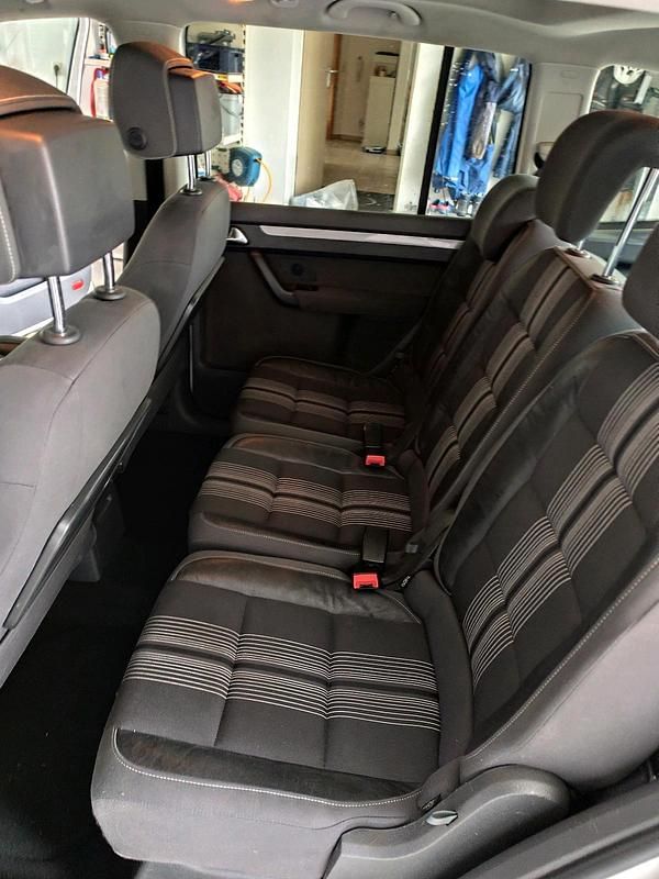 Gebraucht VW Touran Match 140 PS (102 kW) 2012 Weiß Van / Kleinbus