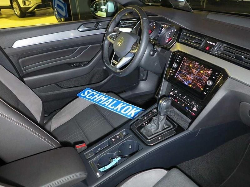 Gebraucht VW Passat Alltrack 200 PS (147 kW) 2022 Deep black pearlescent Kombi