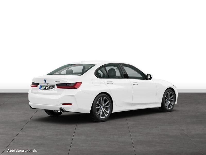 Gebraucht BMW 330e 292 PS (214 kW) 2025 Weiß Limousine