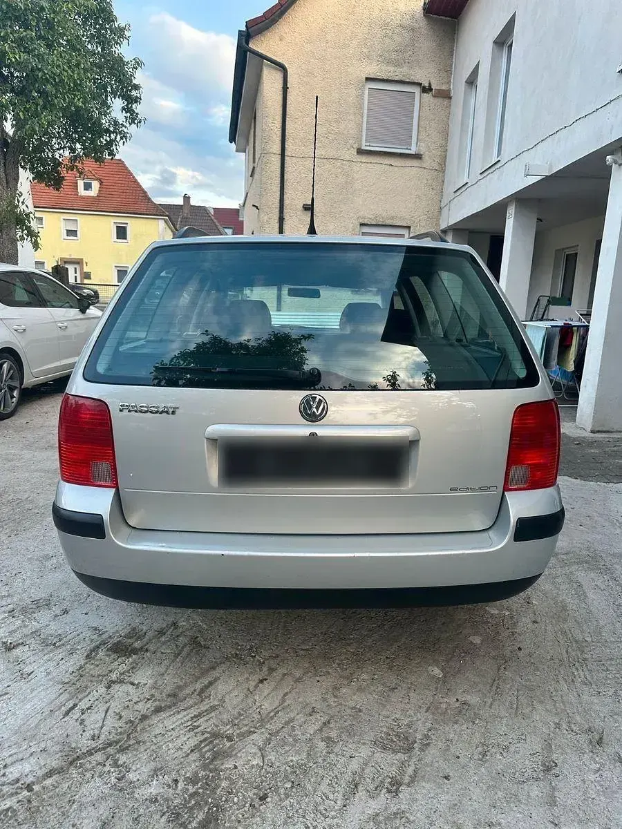 Używany VW Passat Edition 101 KM (74 kW) 2000 Srebrny Kombi