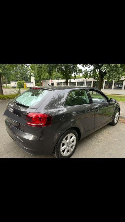 Gebraucht Audi A3 Ambiente 125 PS (91 kW) 2010 Schwarz Kleinwagen