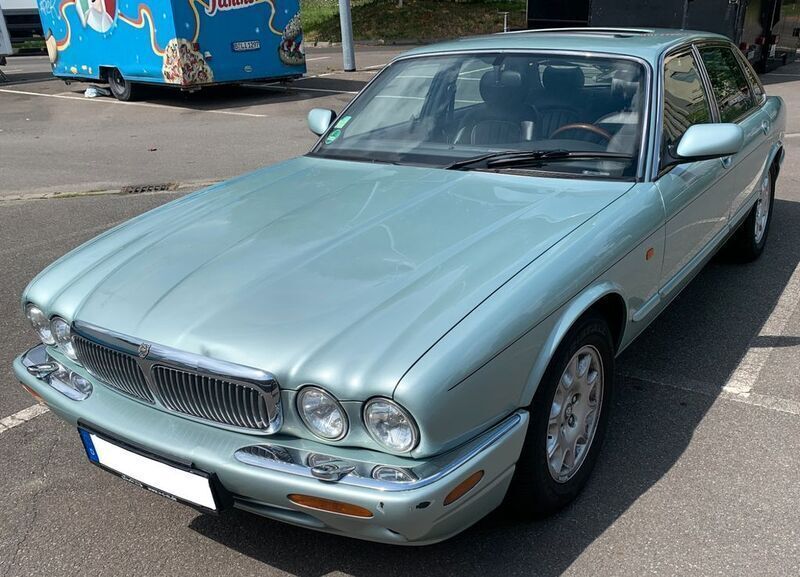 Andere außenfarben Gebraucht 1998 Jaguar XJ8 Limousine | 8.000 € - Bild 1/4