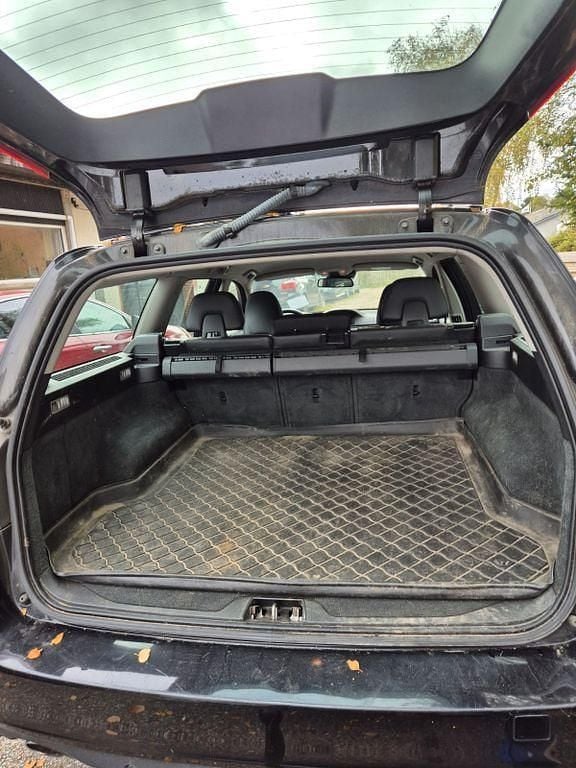 Gebraucht Volvo V70 Summum 181 PS (133 kW) 2015 Schwarz Kombi