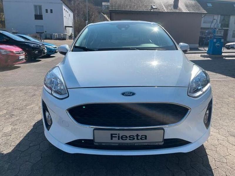 Gebraucht Ford Fiesta Cool & Connect 101 PS (74 kW) 2018 Weiß Kleinwagen