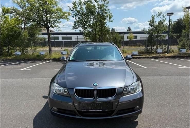 Grau Gebraucht 2008 BMW 318 Kombi | 1.800 € (Superpreis) - Bild 1/2