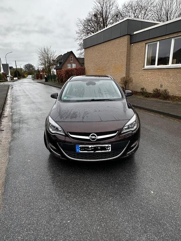 Gebraucht Opel Astra 110 PS (80 kW) 2014 Braun Kombi