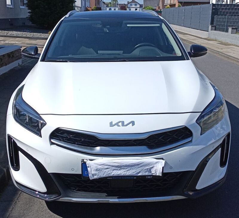 Weiß Gebraucht 2022 Kia XCeed Platinum SUV | 26.900 € (Fairer Preis) - Bild 1/4