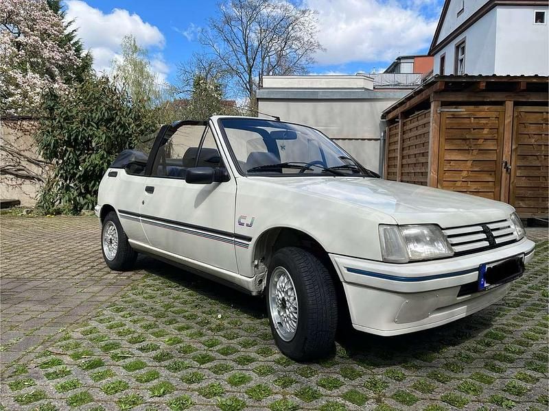 Weiß Gebraucht 1991 Peugeot 205 Cabrio | 6.900 € - Bild 1/4