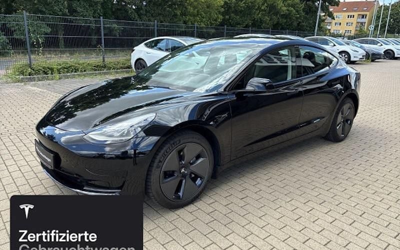 Schwarz Gebraucht 2021 Tesla Model 3 Limousine | 25.300 € (Fairer Preis) - Bild 1/4
