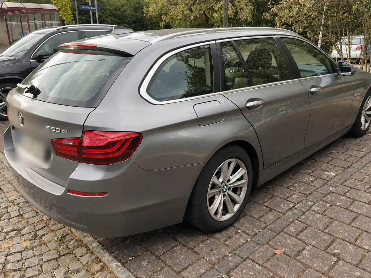 Gebraucht BMW 520 184 PS (135 kW) 2014 Grau Kombi