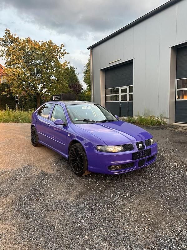 Violet Gebraucht 2003 Seat Leon Kleinwagen | 3.000 € - Bild 1/4