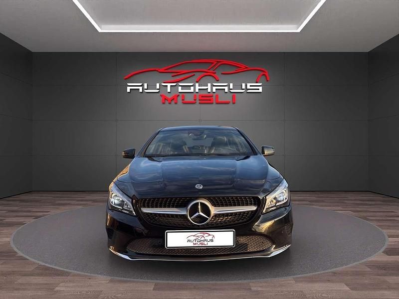 Gebraucht Mercedes CLA200 Style 136 PS (100 kW) 2018 Kosmosschwarz  metalliclack Limousine