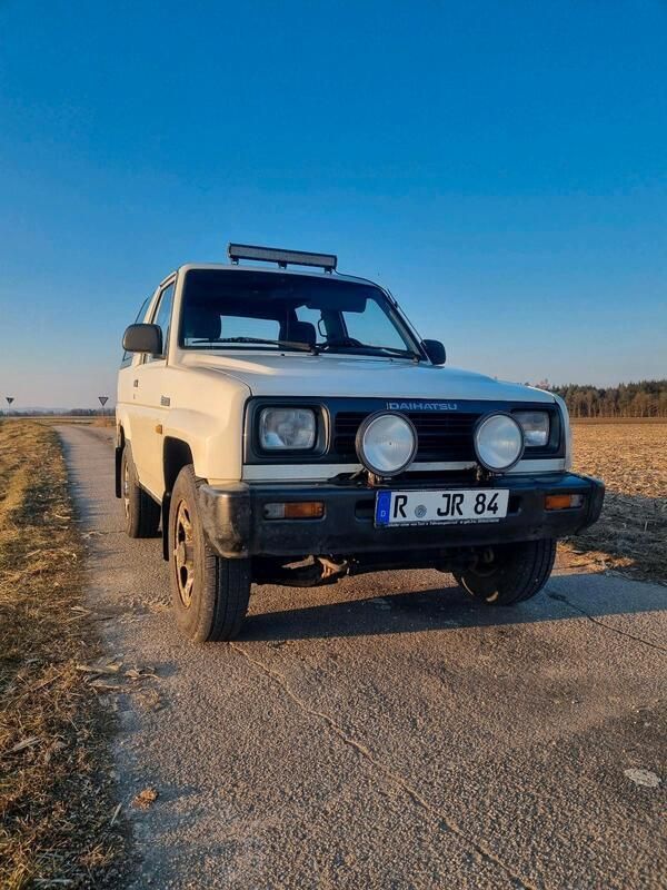 Weiß Gebraucht 1992 Daihatsu Rocky SUV | 2.300 € - Bild 1/4