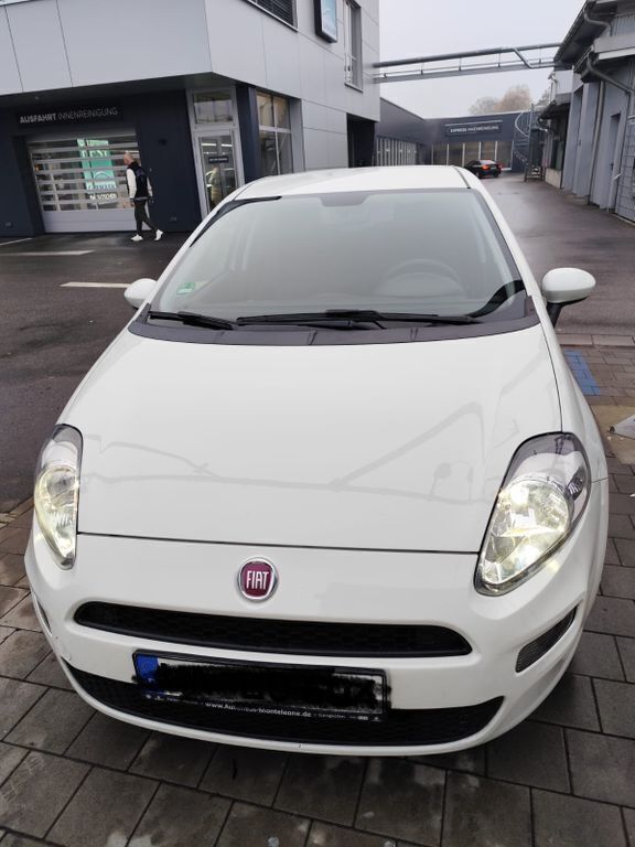 Weiß Gebraucht 2016 Fiat Punto Kleinwagen | 5.500 € (Fairer Preis) - Bild 1/4
