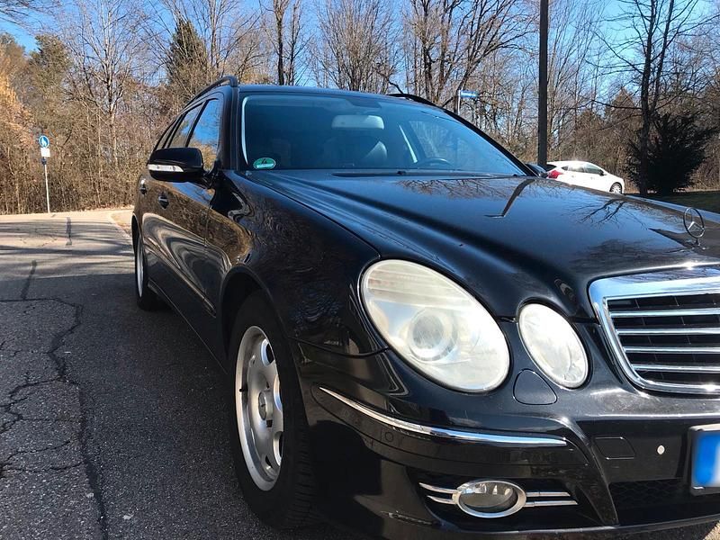 Gebraucht Mercedes E280 231 PS (169 kW) 2007 Schwarz Limousine