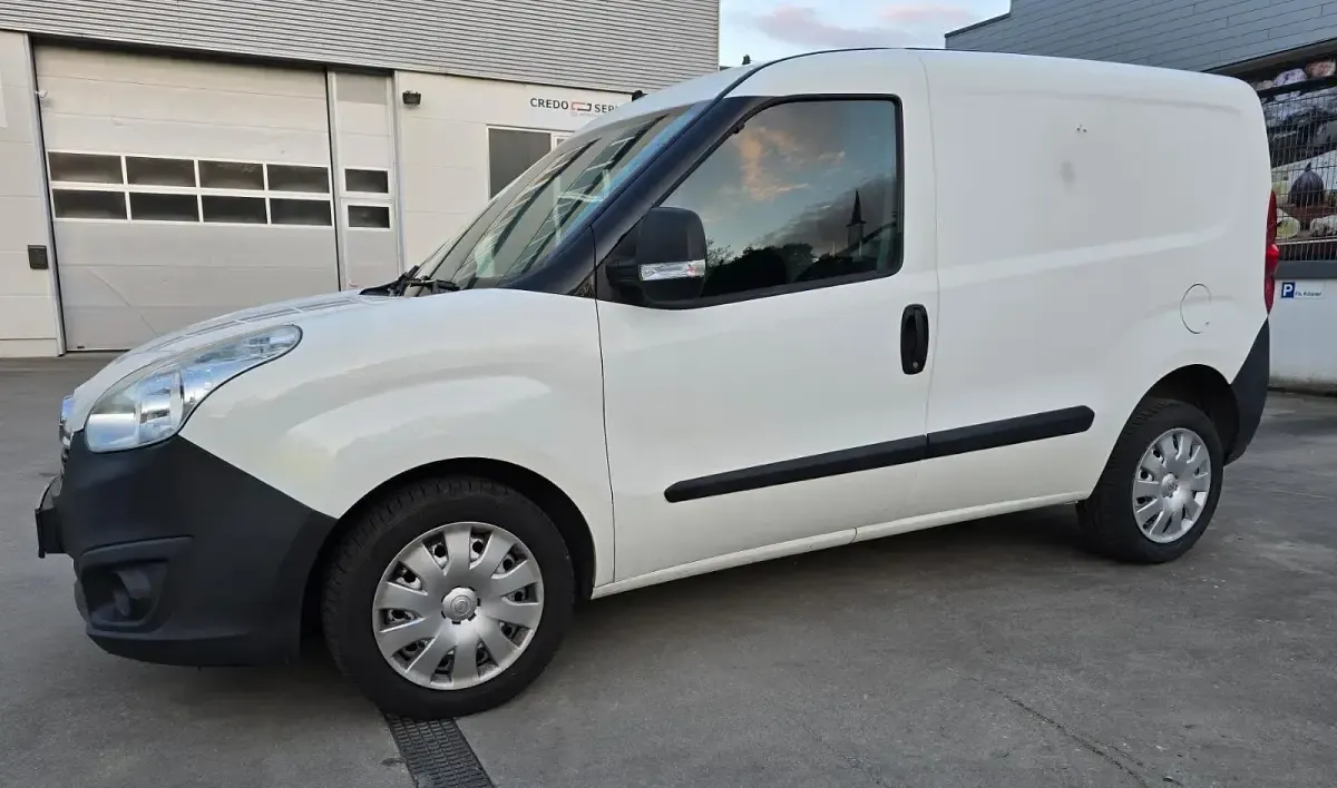 Gebraucht Opel Combo 90 PS (66 kW) 2015 Weiß Van / Kleinbus