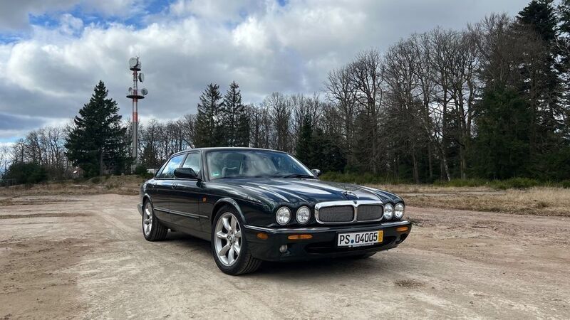 Grün Gebraucht 1998 Jaguar XJR Supercharged Limousine | 16.500 € (Etwas zu teuer) - Bild 1/4