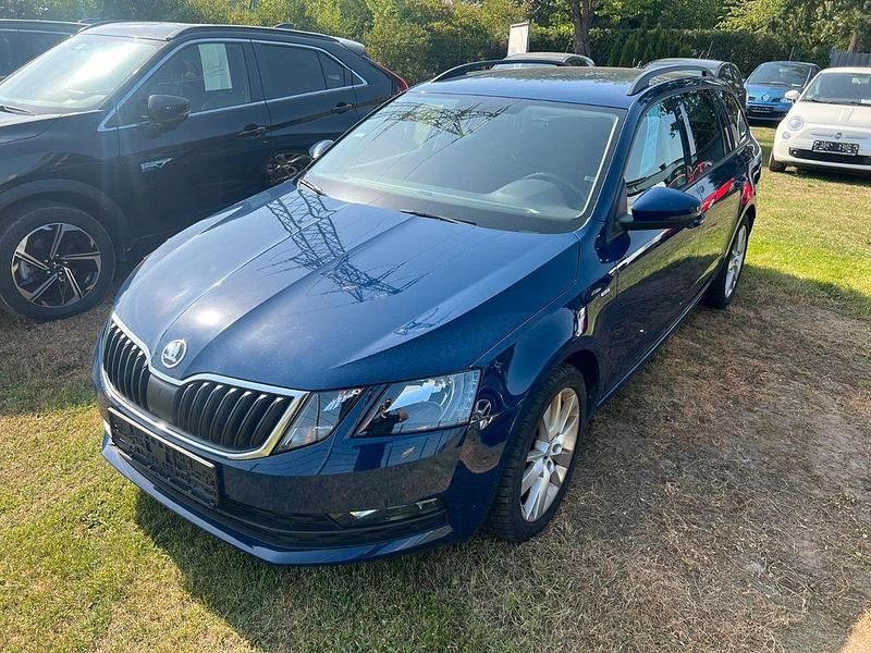 Blau Gebraucht 2018 Skoda Octavia Drive Kombi | 16.950 € (Teuer) - Bild 1/4