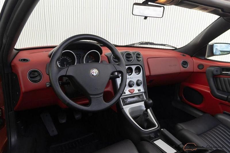 Gebraucht Alfa Romeo Spider 192 PS (141 kW) 1999 Rot Cabrio